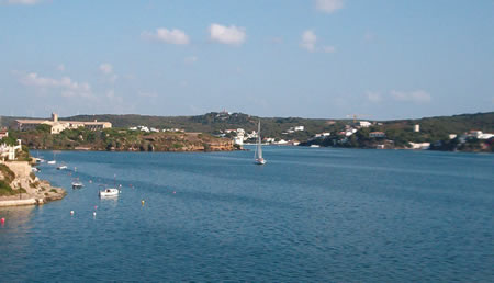 Vacaciones singles verano en velero en Menorca